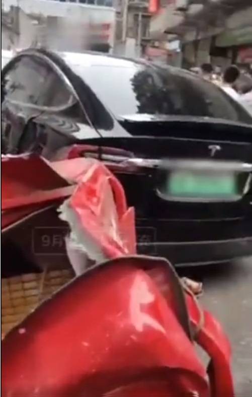 9·5南充特斯拉失控事故