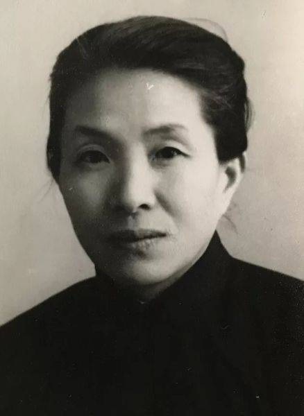 苏华（原福建省妇联主任兼党组书记）