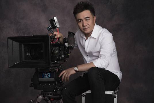 张忠（中国电影制作人、编剧、导演）