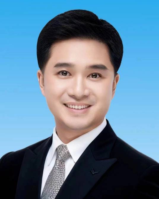 林立（内蒙古自治区包头市委常委、市政府党组副书记、副市长、市纪委书记）