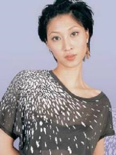 黄馨（中国香港女歌手）