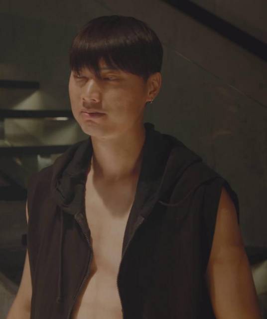 黑金刚(中国科幻特摄剧《铠甲勇士猎铠》中的人物)