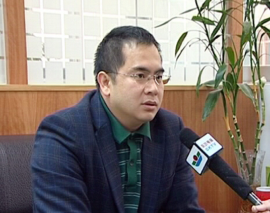 谢泽波（东莞市东坑镇商务局局长）