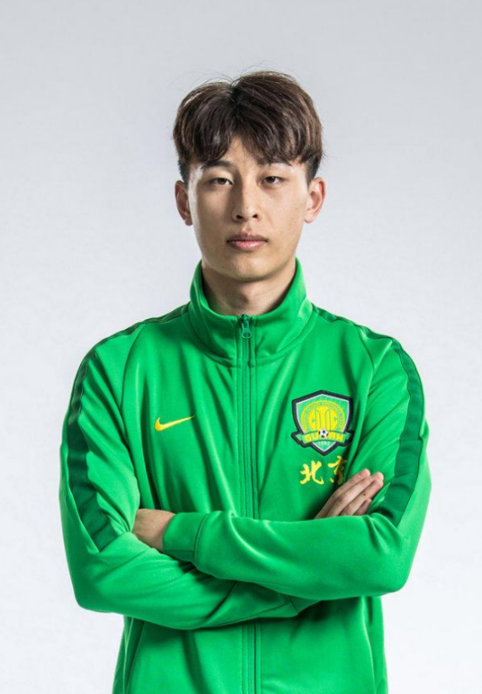 巴顿（1995年9月出生的中国足球运动员）