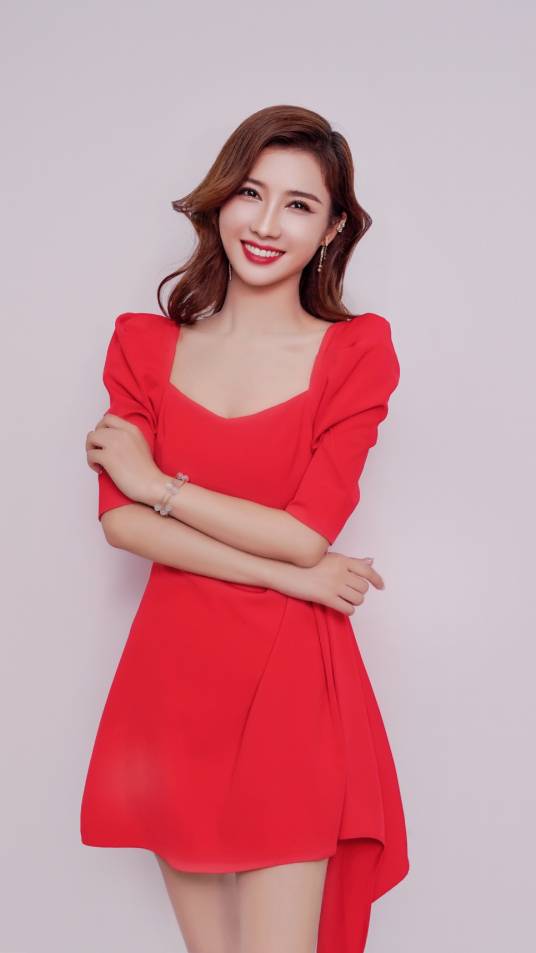 王媛媛（山东电视台综艺频道特邀歌手）