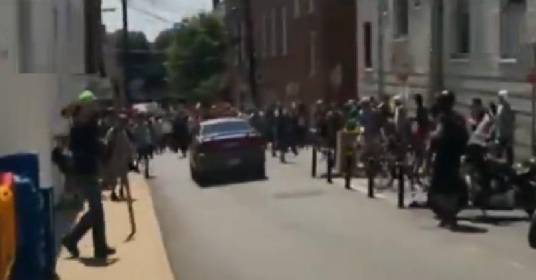 6·13美国男子驾车冲撞人群事件