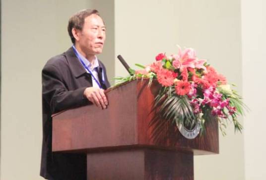 李中华（北京大学中国哲学暨文化研究所所长）