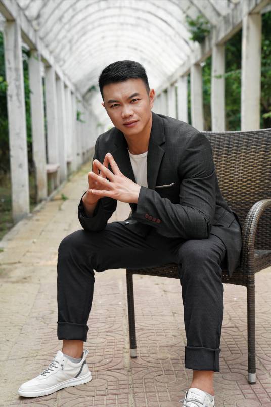 张哲（中国内地影视男演员）