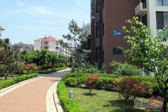 天山华庭（上海新长宁投资发展有限公司开发的楼盘）