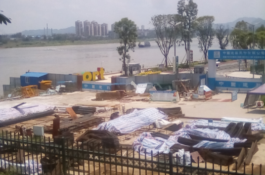 皮进军（青岛港有限公司大港分公司装卸二队副队长）