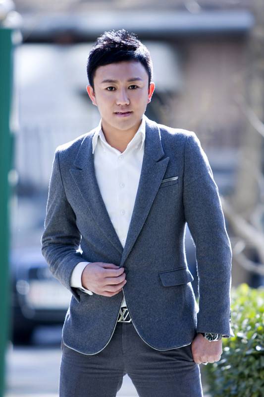 孙刚（中国男歌手）