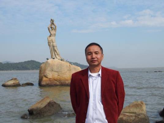 崔海宁（吉林大学物理学院教授）