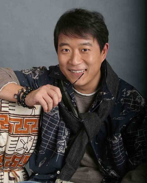 谷峰（中国内地流行乐男歌手、爵士乐鼓手、音乐制作人，中国煤矿文工团独唱演员、演奏员，国家一级演员）