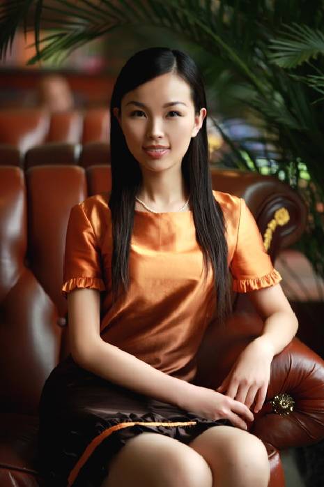 张曼（节目主持人、记者、配音演员）