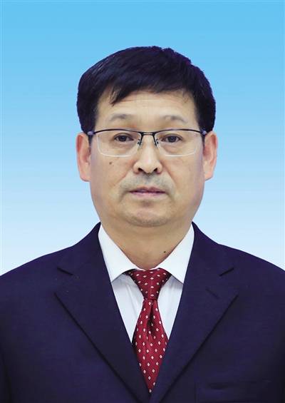 华诚（内蒙古自治区杭锦旗委委员、常委、书记）