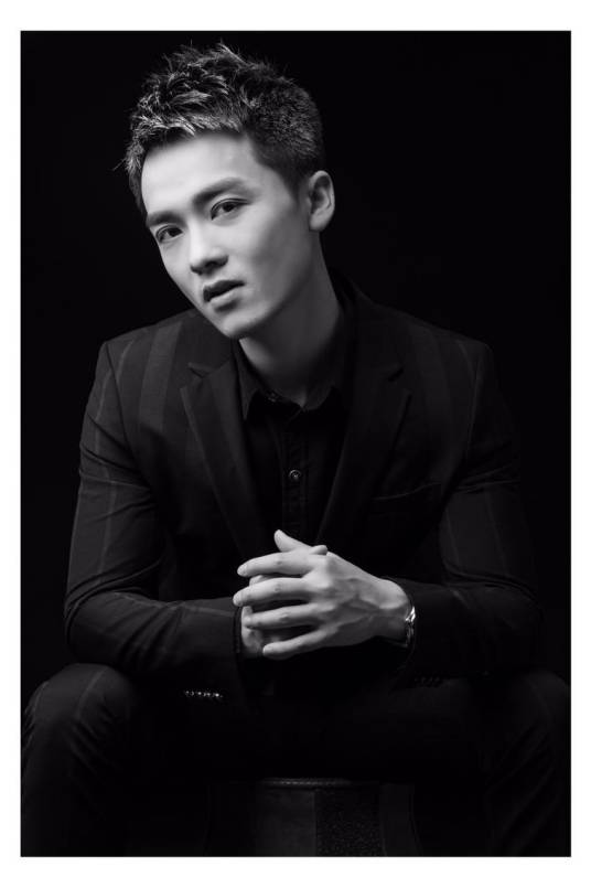 周一（中国男歌手）