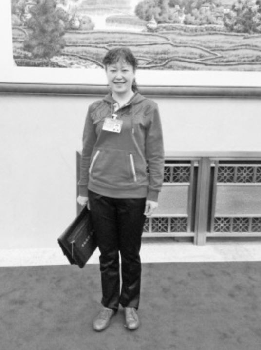 丽娜（全国人大代表）