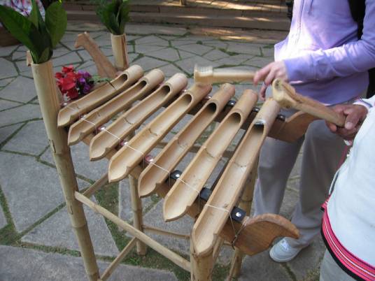 竹筒（哈尼族落击体鸣乐器）