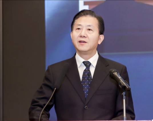 刘楠（四川省委政法委副书记，四川省法学会党组书记、常务副会长）