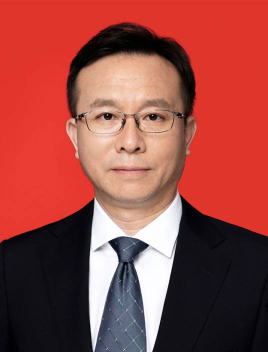 程伟（中国社会出版社党委书记、社长、执行董事）