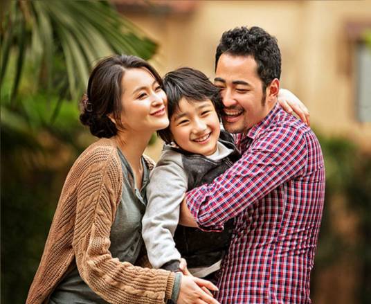 一家三口（三人家庭的人口状况）