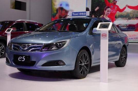 比亚迪e5