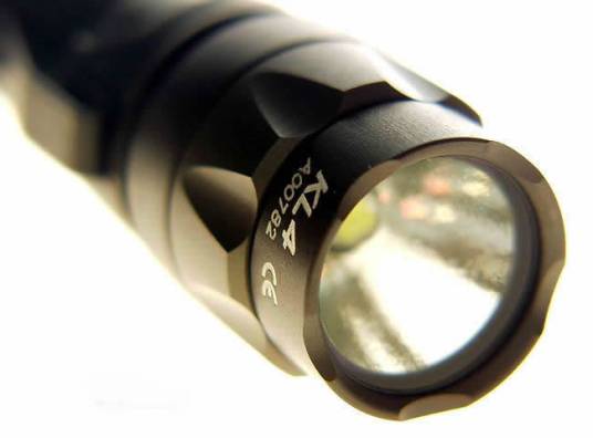 surefire（战术手电生产厂家）