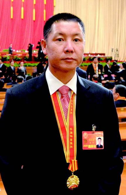 张文堂（陕西榆林黄家圪崂村村委会主任）