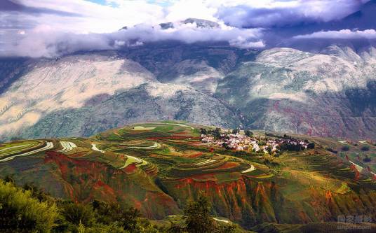 红土地（红色土壤）