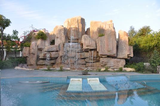 鸿源温泉生态园