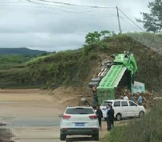 9·15商城货车侧翻事故