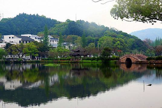 慈湖（中国浙江省宁波市慈城镇慈湖）