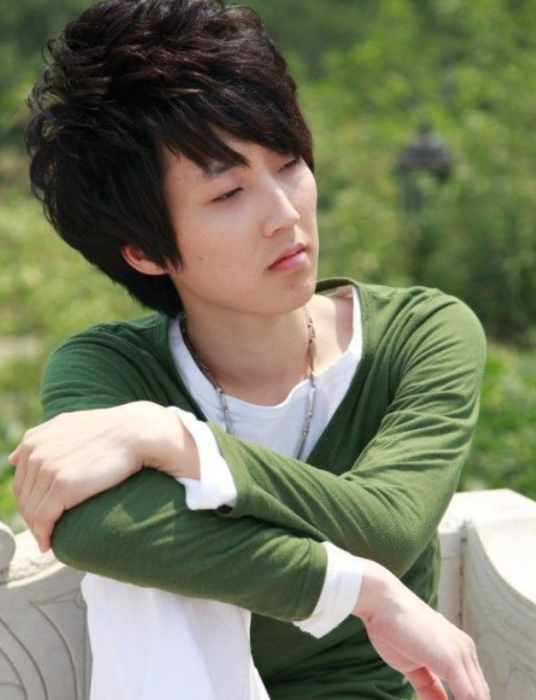 海潮（中国男歌手）