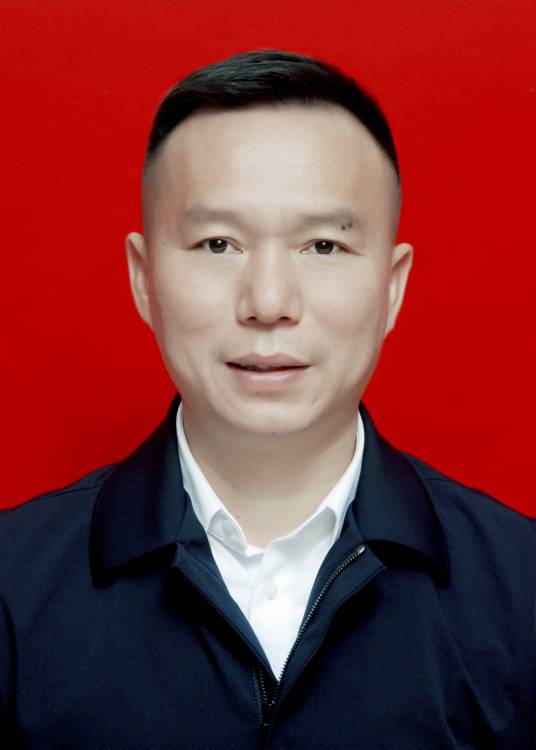 汪云辉（江西省德兴市政府副市长、党组成员）