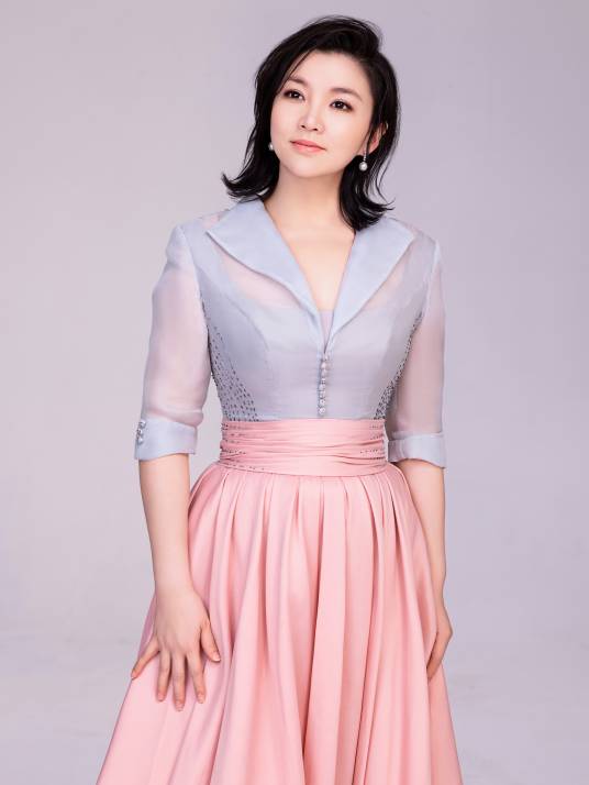 王莉（中国内地女高音歌唱家，国家一级演员，北京电影学院表演学院音乐剧教研室主任）