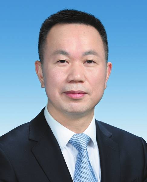 黄镇（湖北铁路集团党委副书记、总经理）