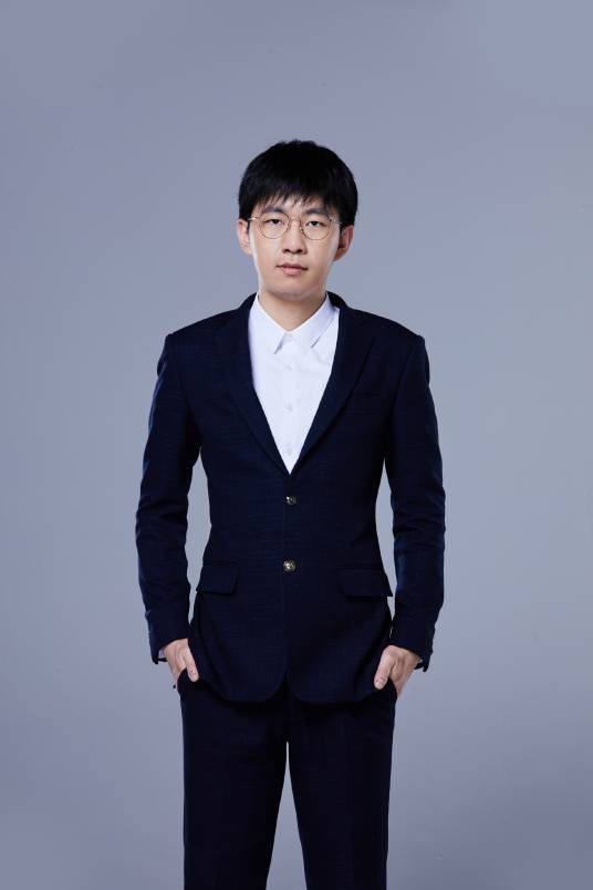 曾龙（前英雄联盟职业选手，现英雄联盟教练）