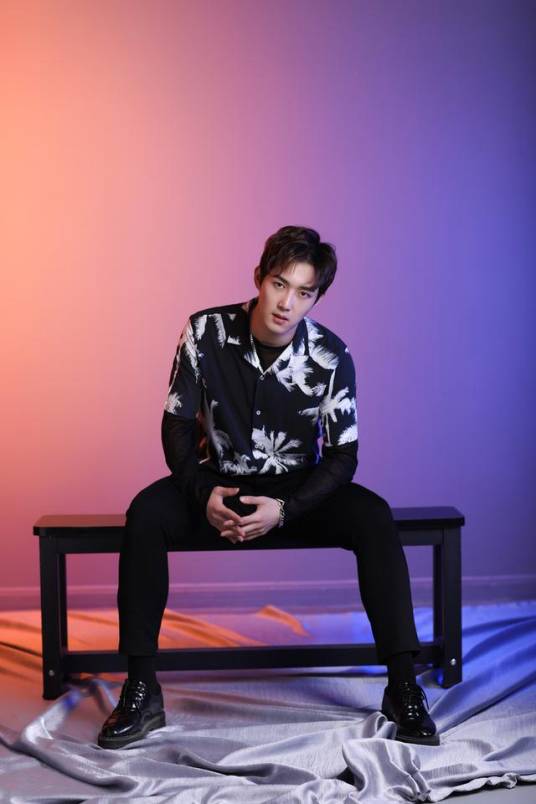 时尚（中国内地男歌手、前演唱组合城时男孩成员）