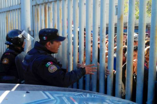 2·11墨西哥监狱骚乱事件