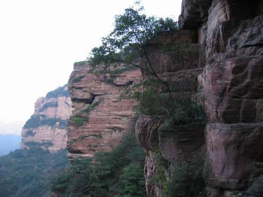 嶂石岩地貌（中国三大砂岩地貌之一）