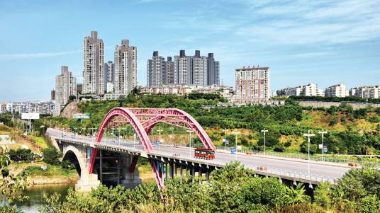 沱江三桥（中国四川省泸州市境内的沱江大桥）