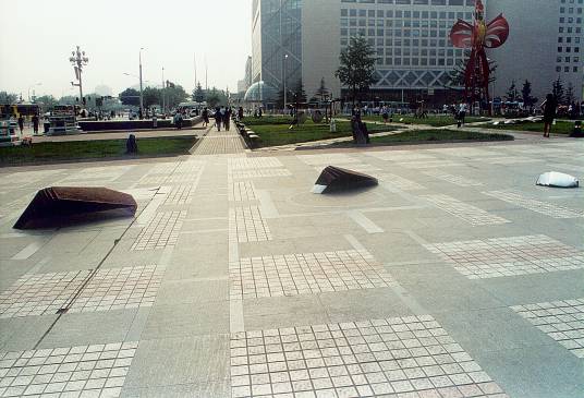 清泉石上流（曾岳雕塑作品）