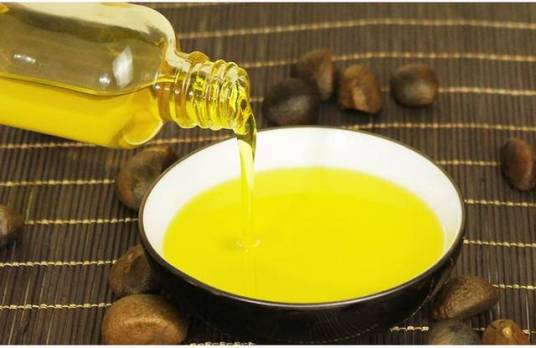 茶叶籽油（茶树果实压榨的产物）