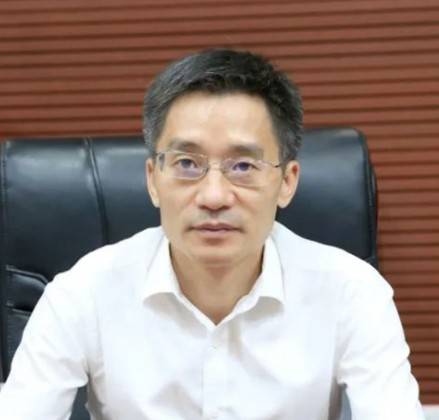 陈晓明（江西银行股份有限公司原党委书记、董事长）