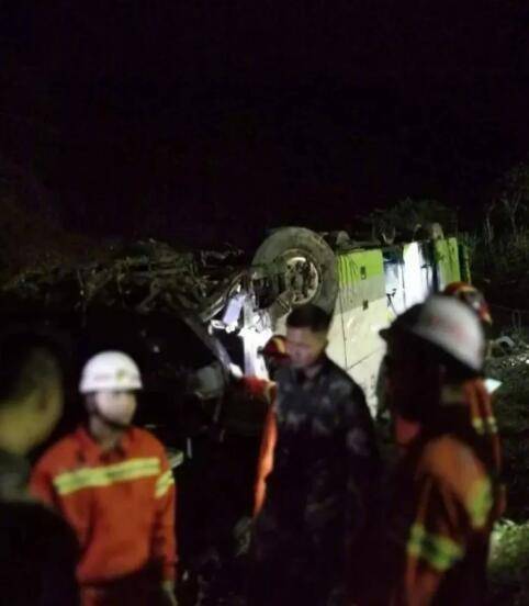 1·17广昆高速客车追尾事故