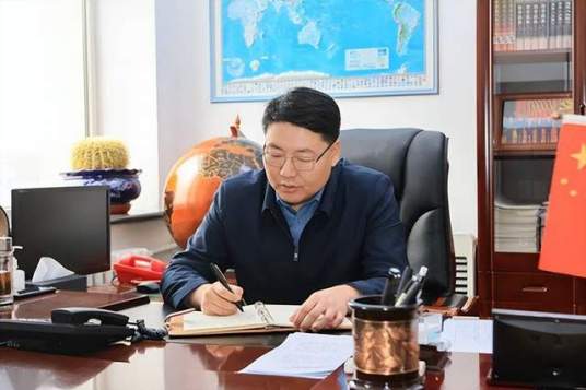 陈旭（黑龙江省伊春市委常委、嘉荫县委书记）