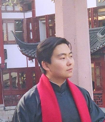 韩立平（华东师范大学中文系副教授）