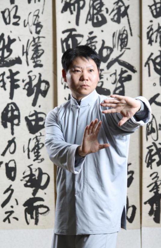 刘彦英（北京武协副会长、太极拳冠军）