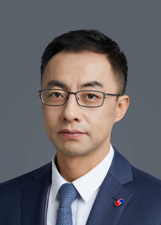 王晟（中国银河证券股份有限公司党委书记、董事长、执行委员会主任）