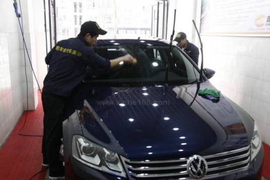 玻璃镀膜（一种化学高分子材料）